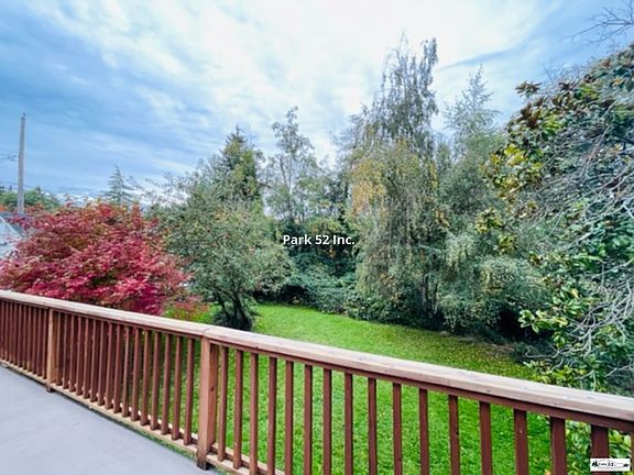 4th image of 2208 Grandview Dr W
