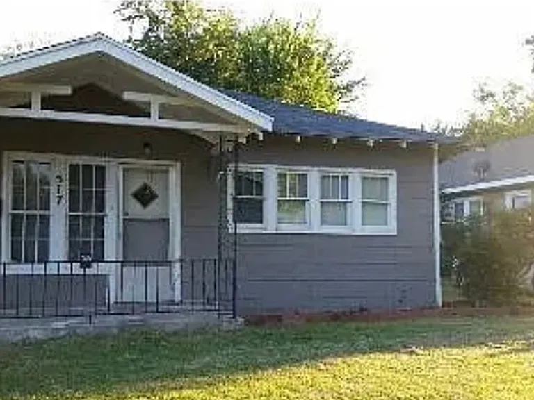 517 W Wallace St — Photo 1