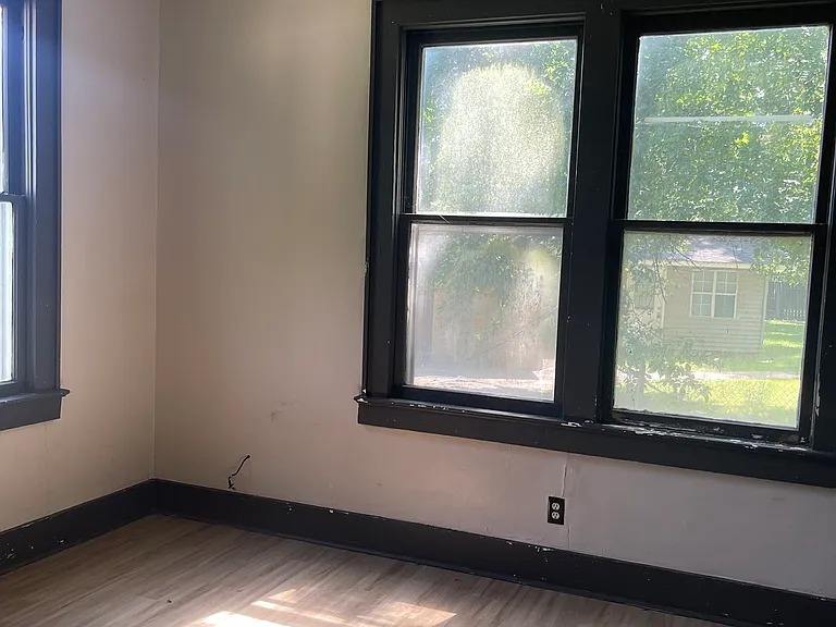 305 J.t. Polk Dr — Photo 21