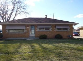 4445 S 64th St, Greenfield, WI 53220
