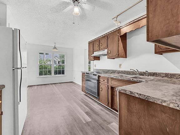 4th image of 522 Eysian Rd