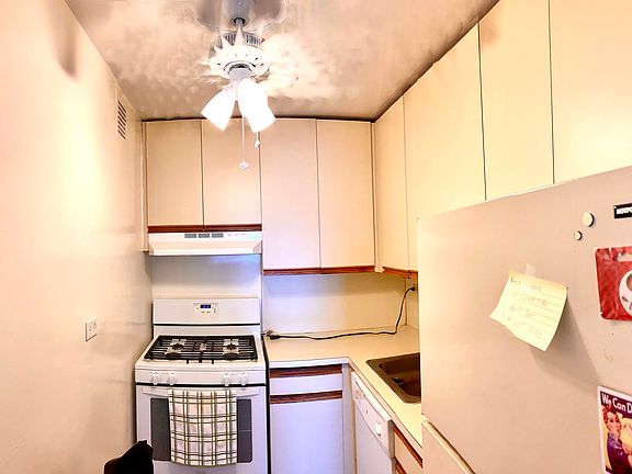 5th image of 6120 Grand Central Pkwy APT C600
