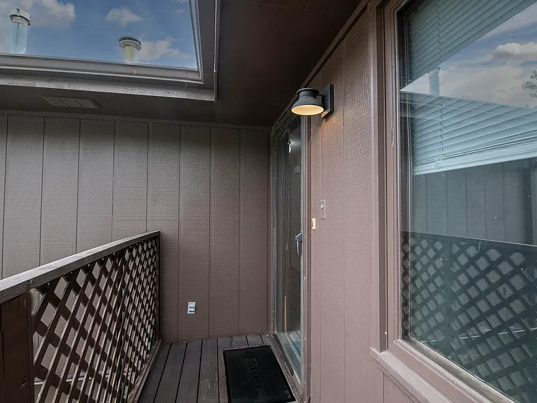 5008 NW Radial Hwy #2 — Photo 33