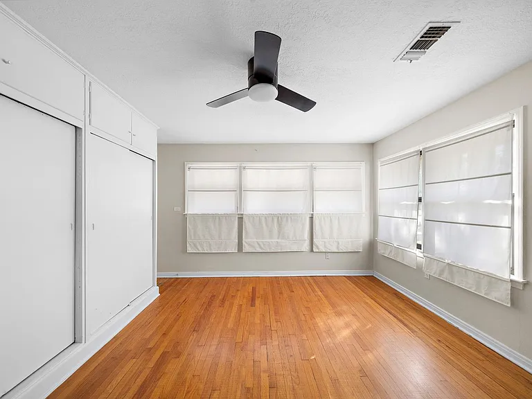 215 Fairbanks St — Photo 18
