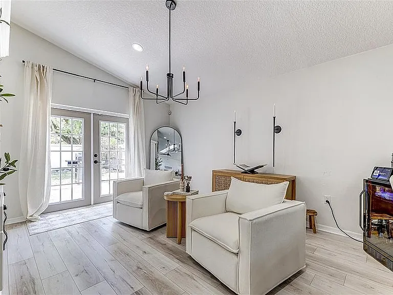 814 Brightview Dr — Photo 36