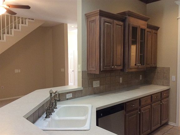 4th image of 1812 Lancaster Dr #0