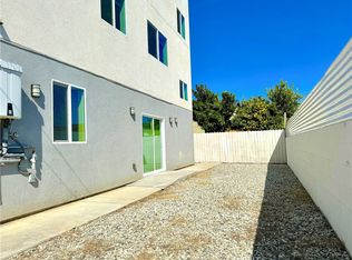 1002 E 33rd St #3, Los Angeles, CA 90011