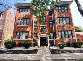(Undisclosed Address), Oak Park, IL 60304