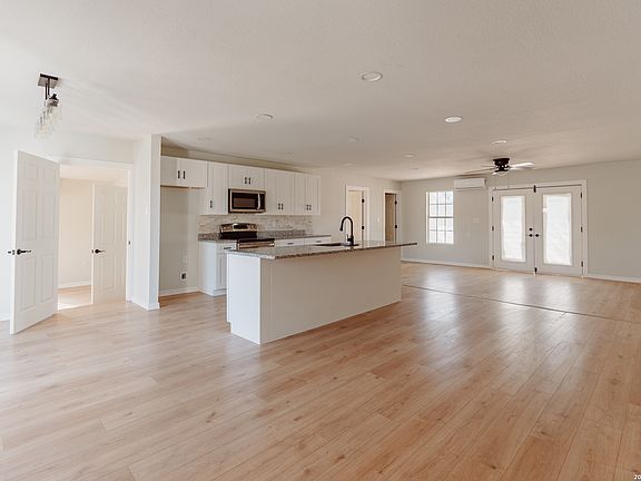 5th image of 115 Huxley Dr