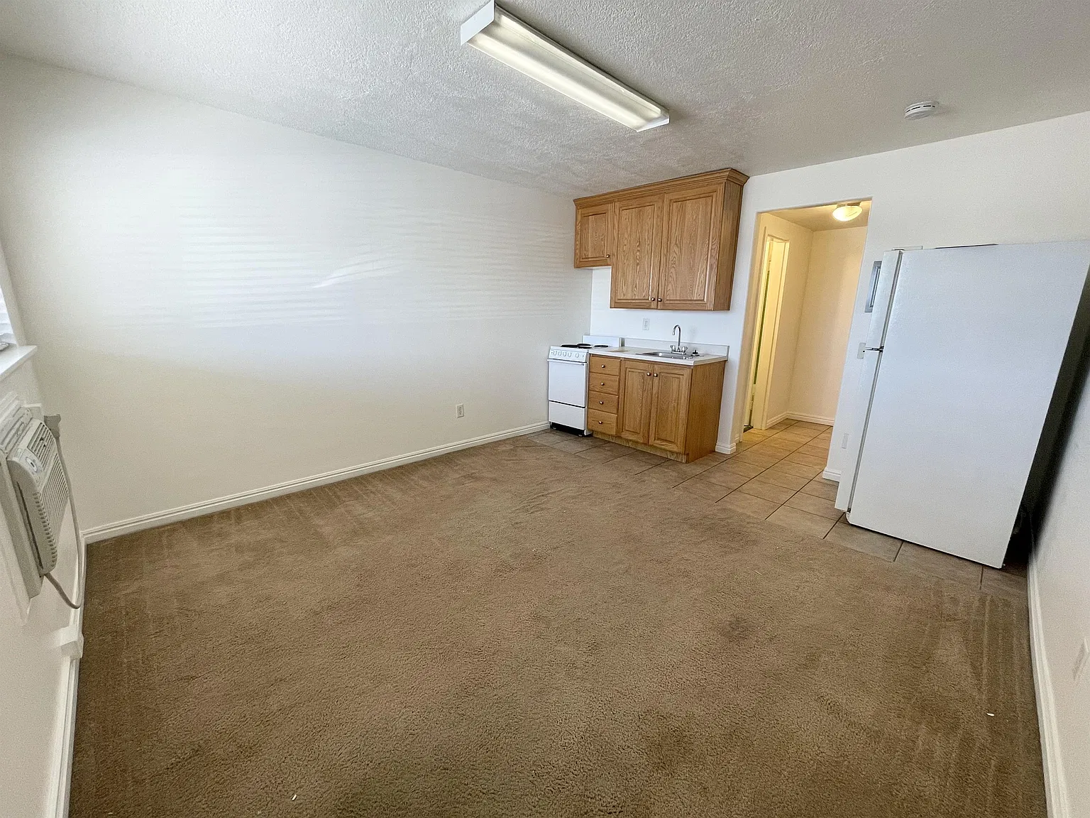 Hillcrest Studios - 120 — Photo 3