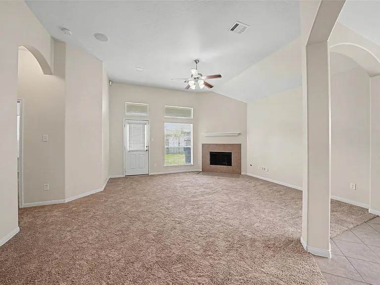 10035 Arcadian Springs Ln — Photo 9