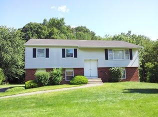 4 Richelle Ct, Latham, NY 12110