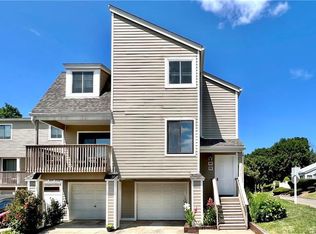 387 Walden Green Rd #387, Branford, CT 06405