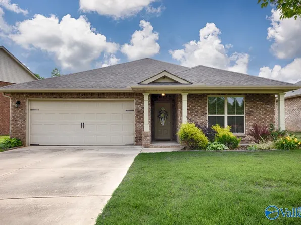 104 Summer Pointe Ln, Madison, AL 35757