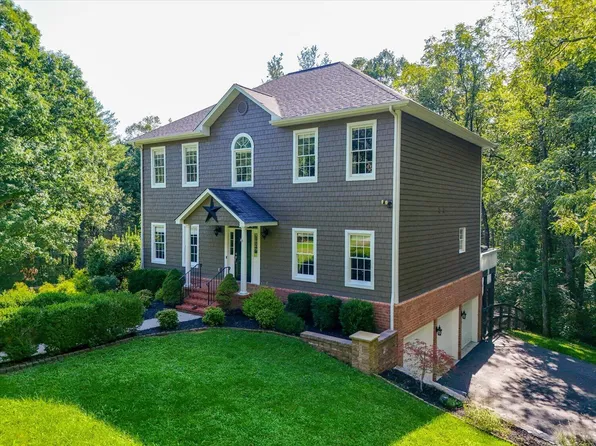 5780 Lost Mountain Rd, Roanoke, VA 24018