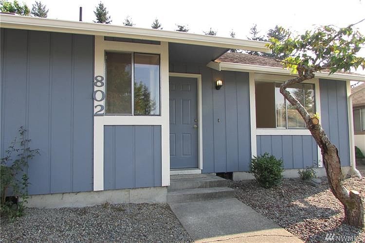 1st image of 802 Edelweiss Ln SE