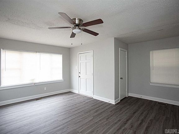 3rd image of 123 Saunders Dr