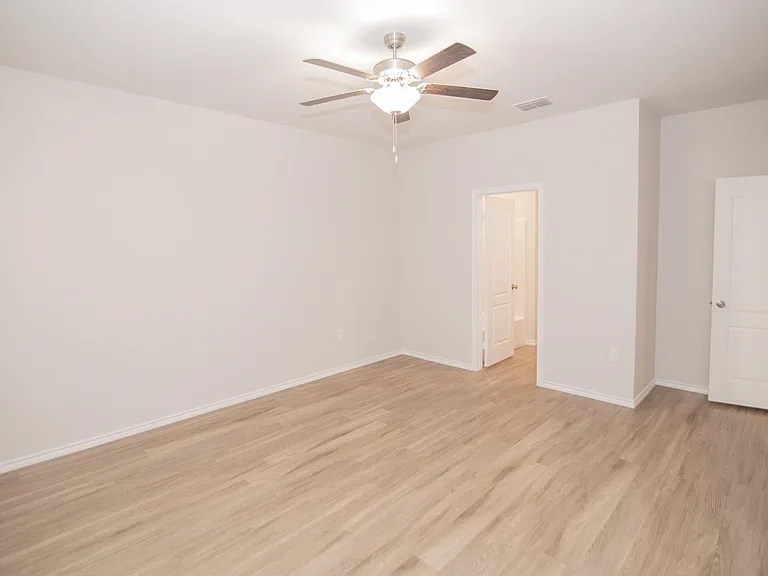 100 Mia Ln — Photo 10