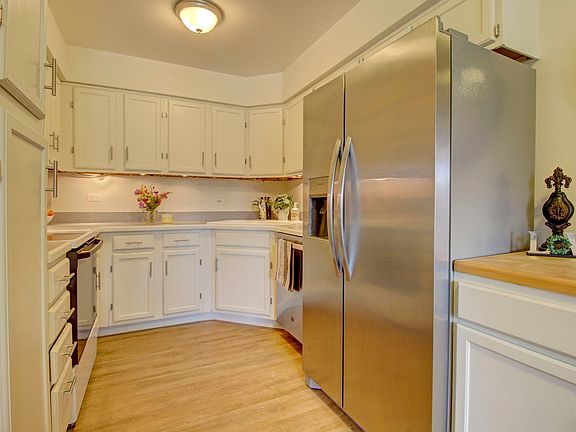 5th image of 301 Lake Hinsdale Dr APT 210