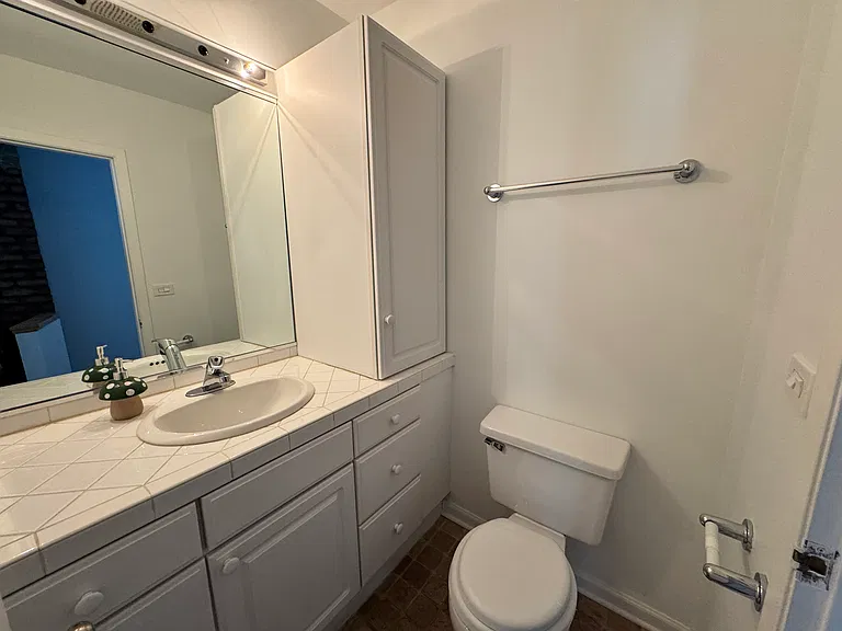 2430 N Southport Ave #2F — Photo 13