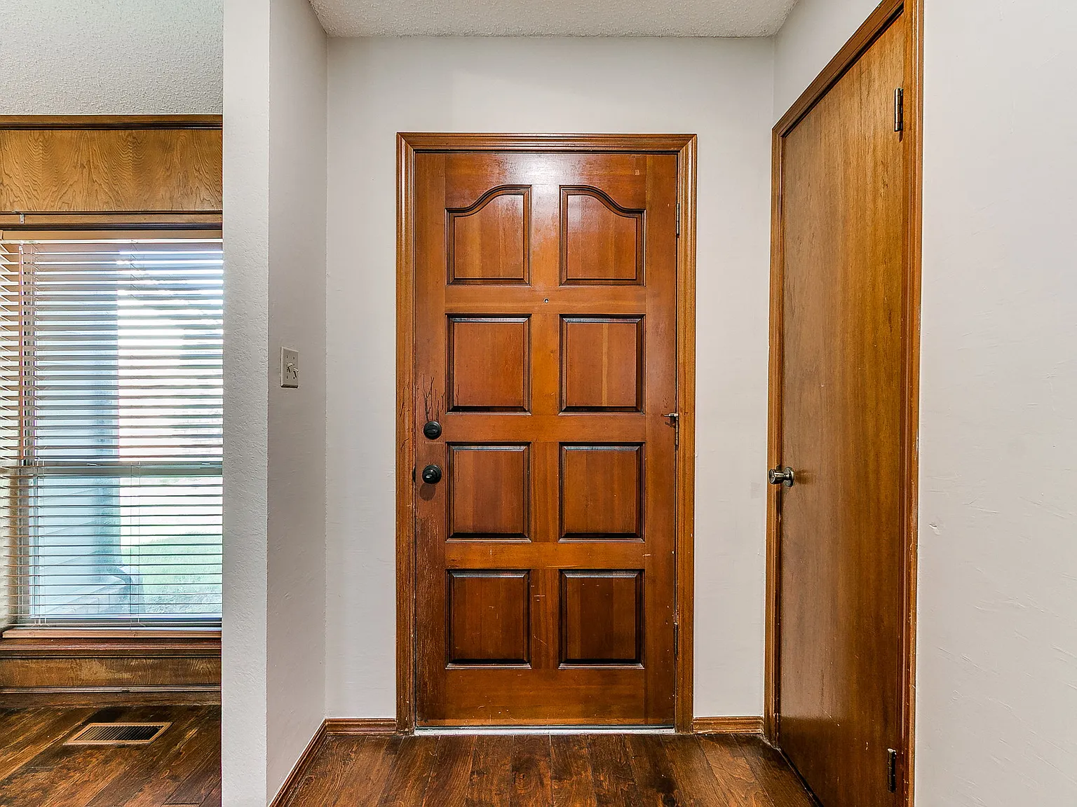 3 bed, 1584 sqft, $1,800 — Photo 3