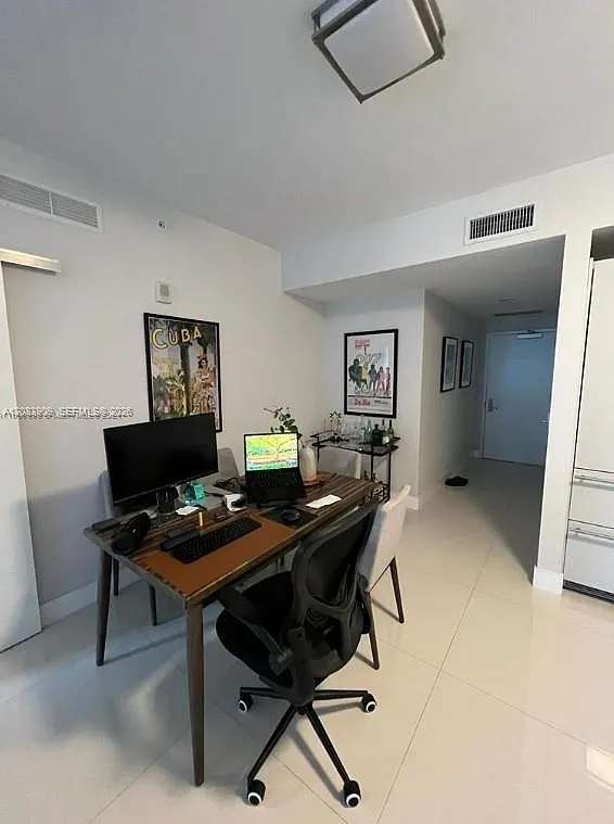 1010 Brickell — Photo 4