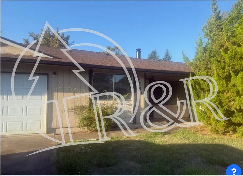 3 bed, 1.5 bath, 1100 sqft, $1,595 — Photo 1