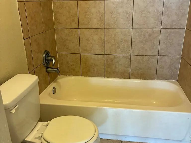 1170 Grand Terrace Dr #4 — Photo 8