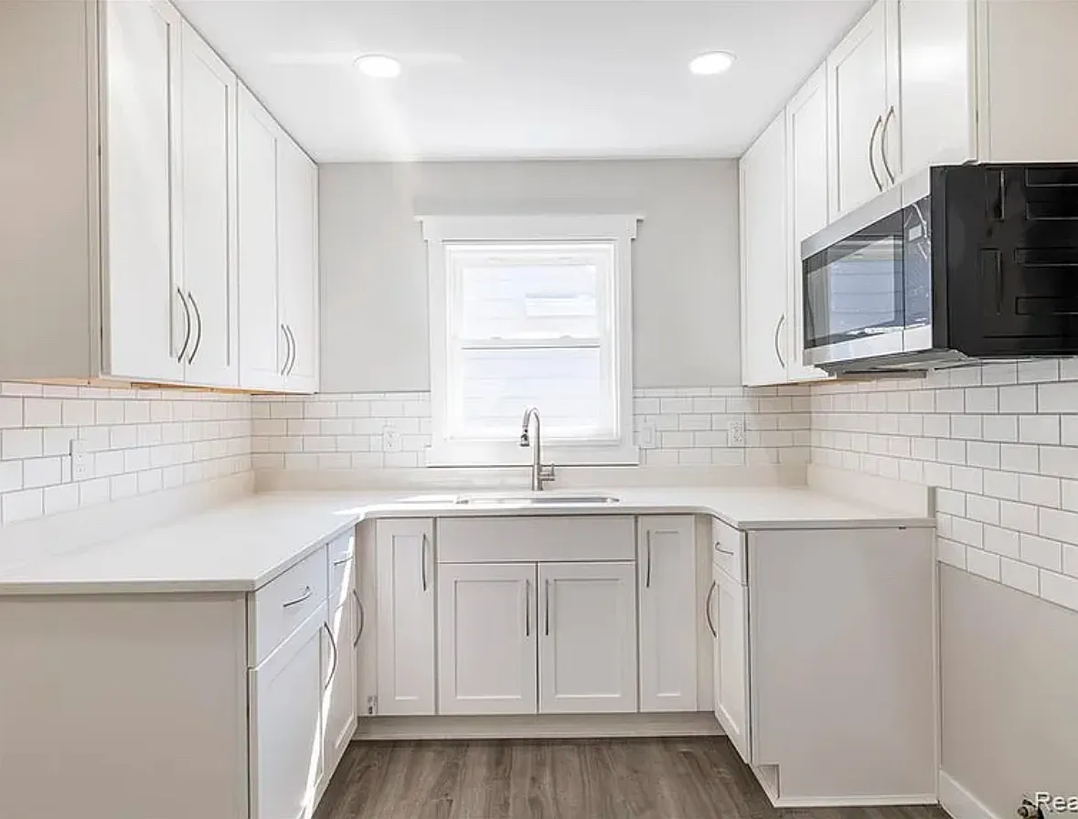 2 bed, 808 sqft, $1,400 — Photo 2