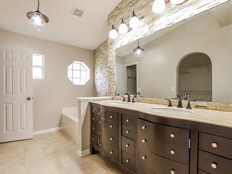 932 Vanderbilt Dr — Photo 12