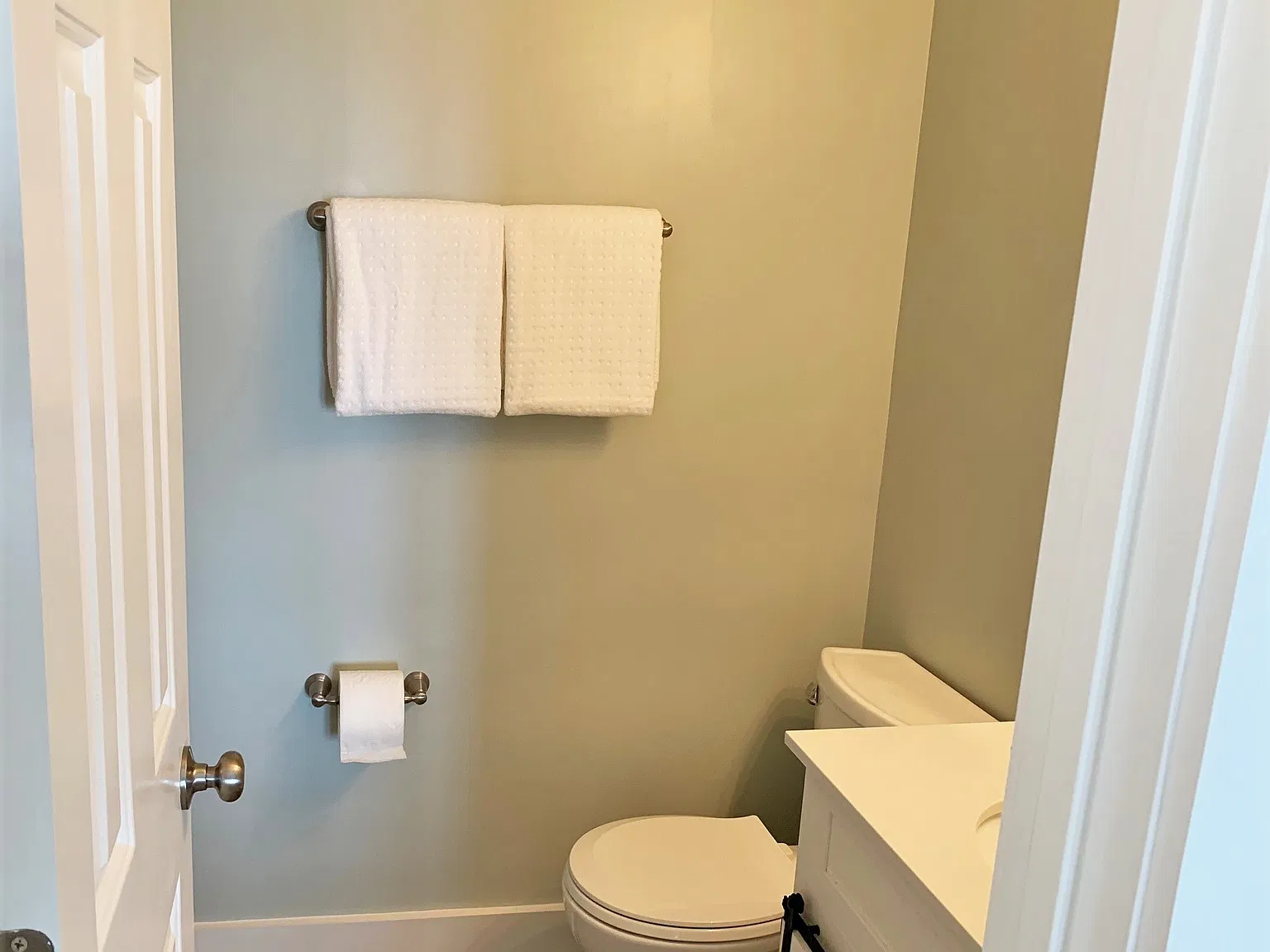 2 bed, $2,000 — Photo 2