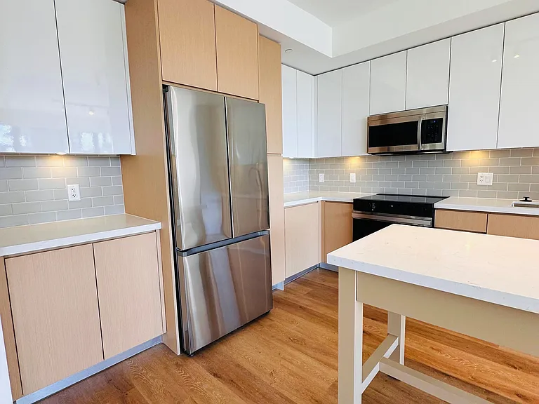 1648 NE 124th St #701 — Photo 3