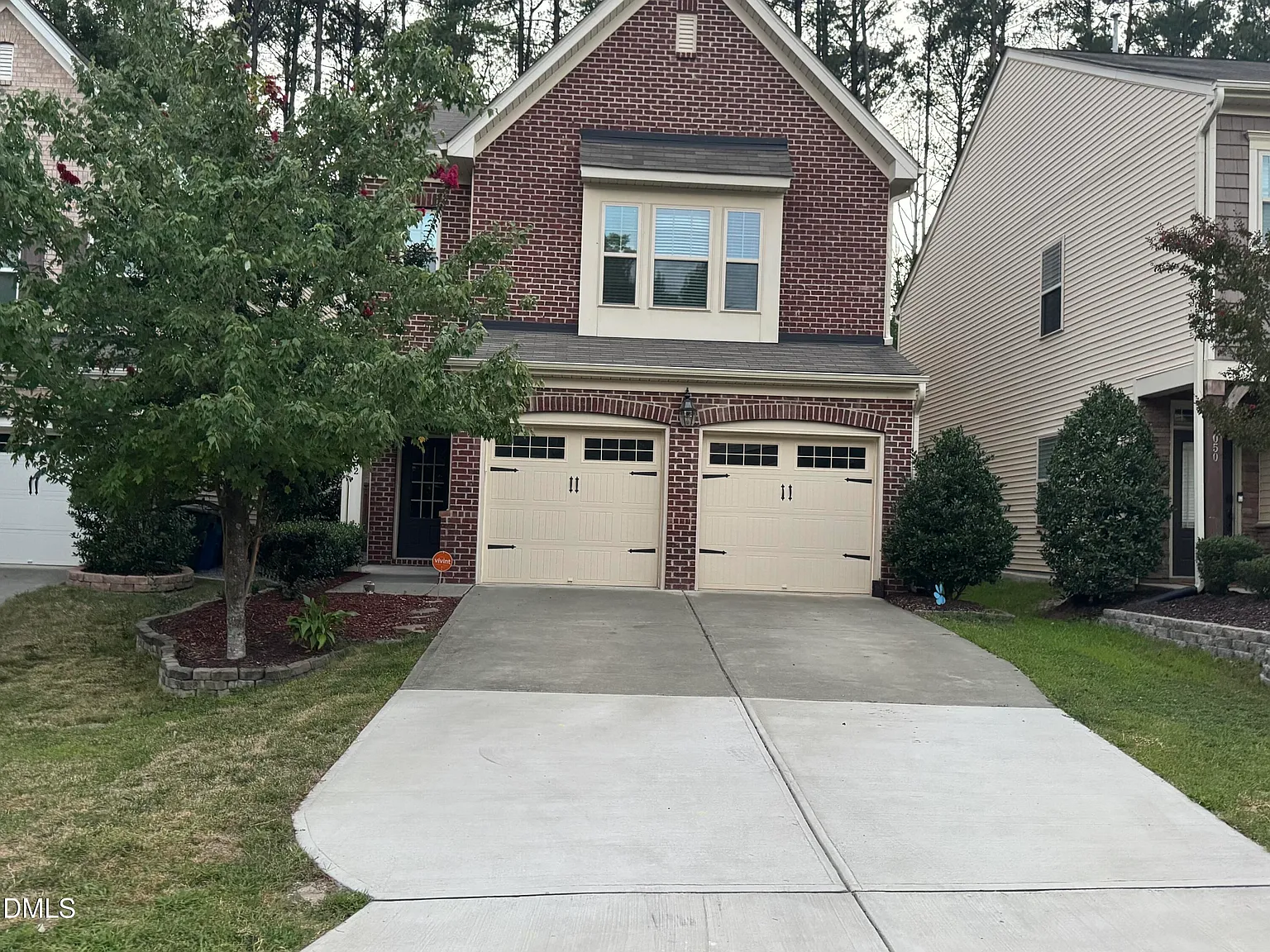 3 bed, 2.5 bath, $2,250 — Photo 2