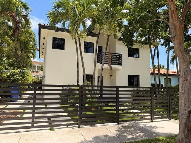 1st image of 1936 SW 18th St