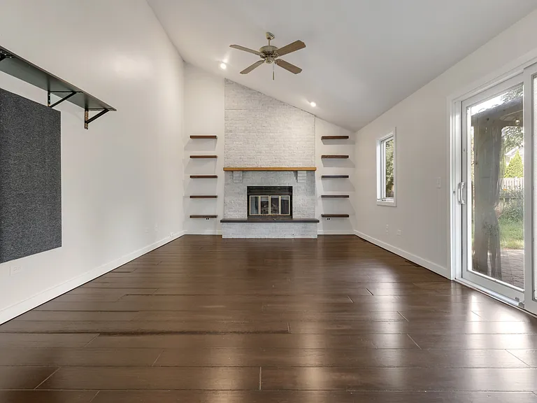 616 Blue Spruce Ln — Photo 12