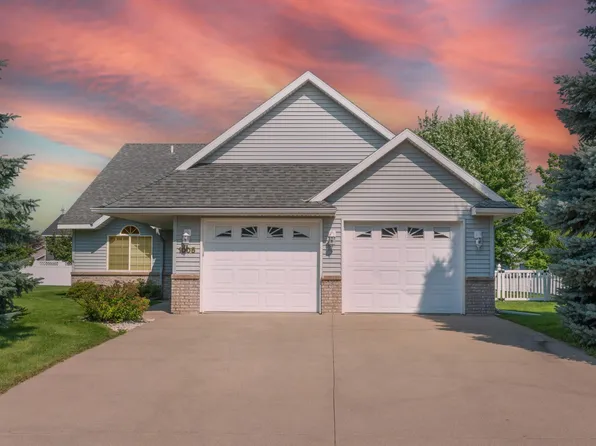 1005 Marcella Ct, Sauk Rapids, MN 56379