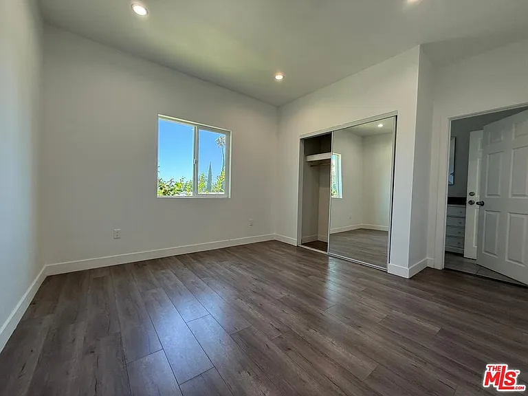 6744 Radford Ave — Photo 14