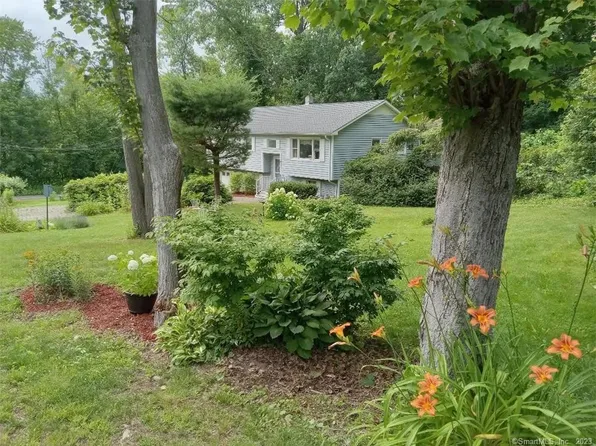 20 Upson Drive, Oxford, CT 06478