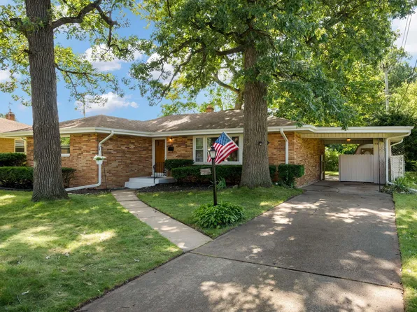 286 Crestwood Dr, Hobart, IN 46342
