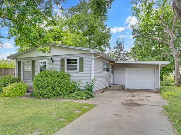 613 N Vorcey St, Tolono, IL 61880