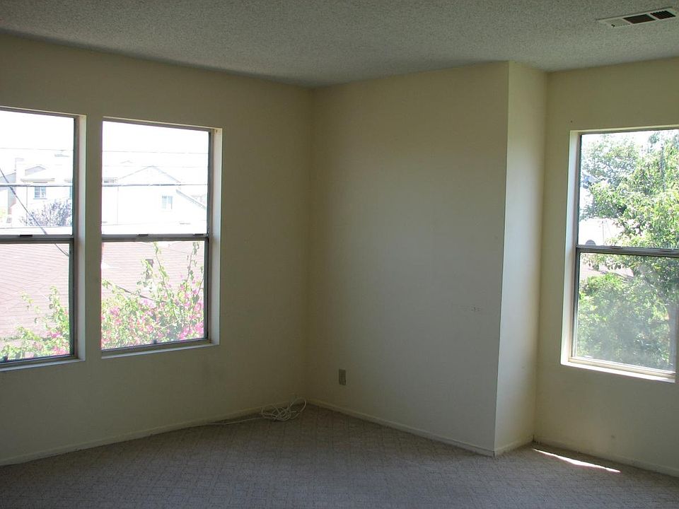 2nd image of 1065 S Reservoir St