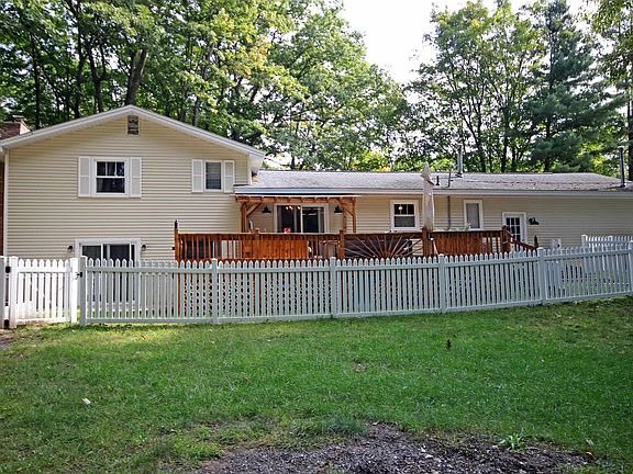 4th image of 571 Bass Lake Road