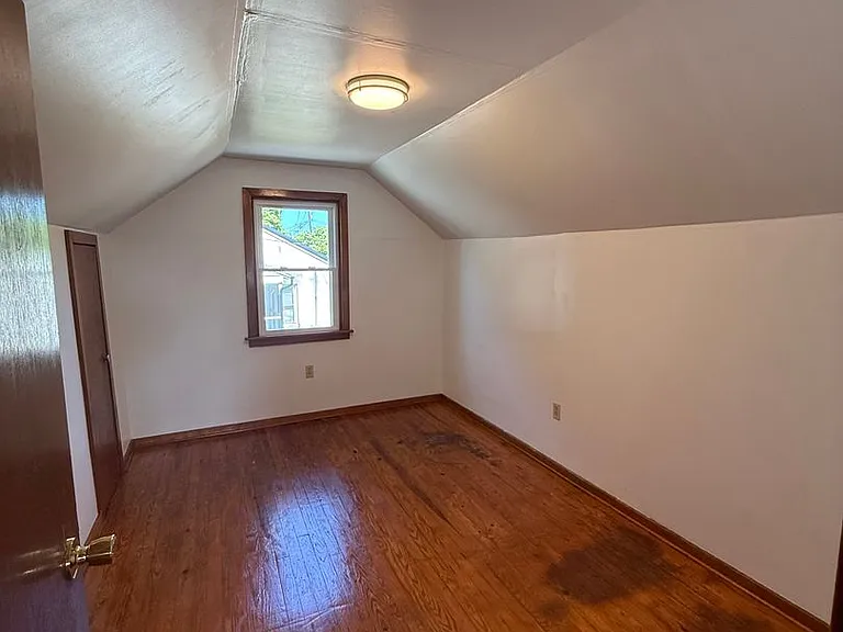 1294 Edenville Rd — Photo 14