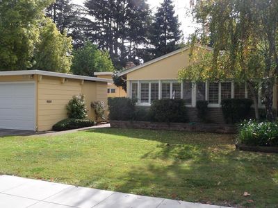 864 Embarcadero Rd, Palo Alto, CA, 94303