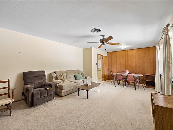 3rd image of 6131 Birdwood Rd