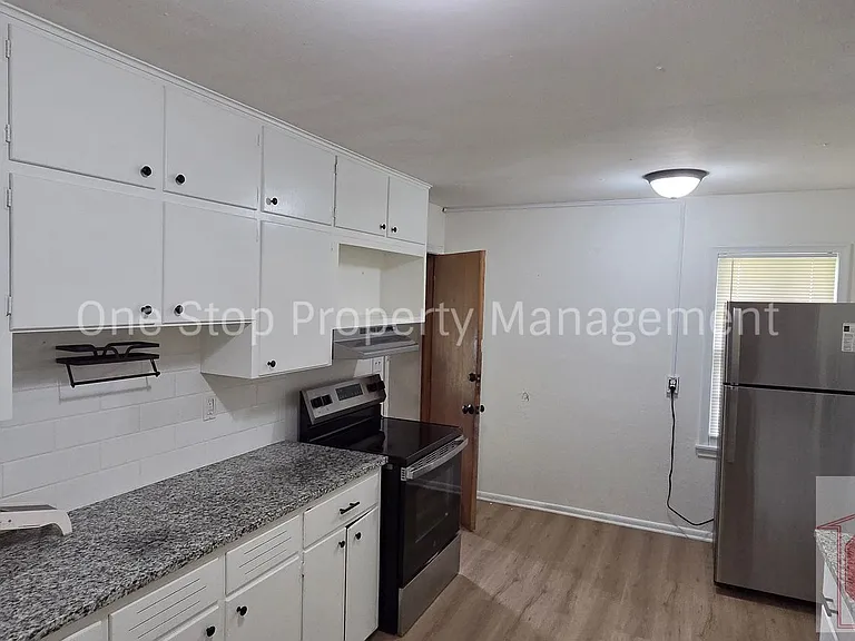 2111 N 49th St — Photo 7