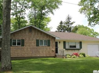 28 Forest Ave, Port Jefferson Station, NY 11776