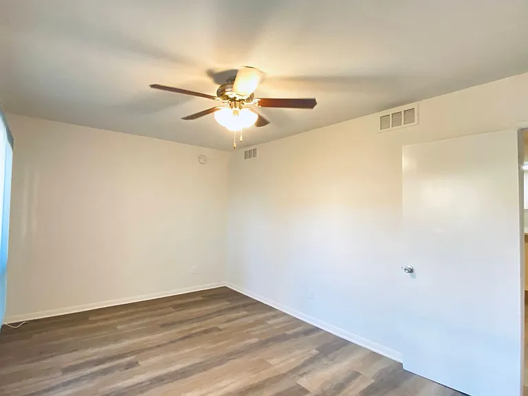 6736 Cleon Ave — Photo 74