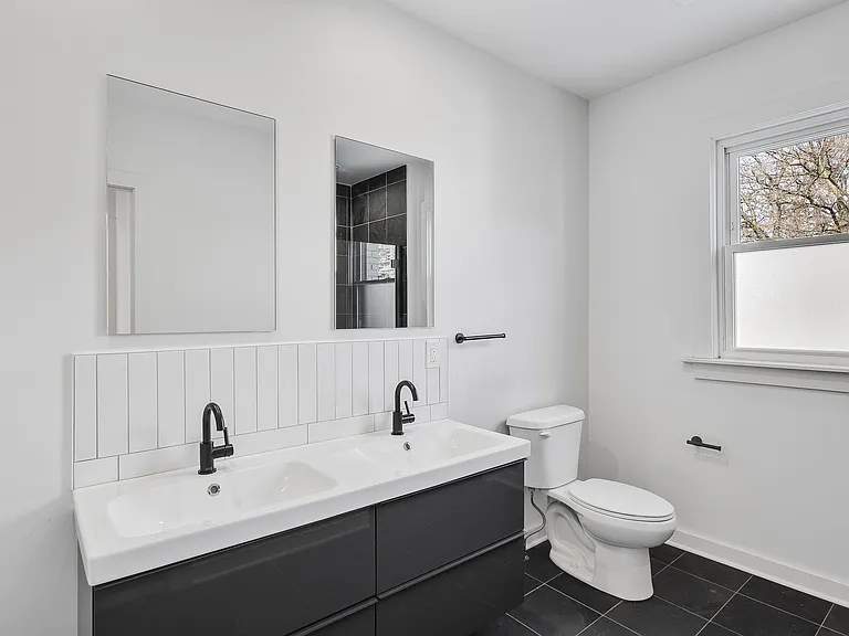 7243 Kercheval Ave #D — Photo 14