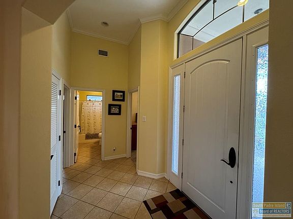 3rd image of 18 Hacienda Dr